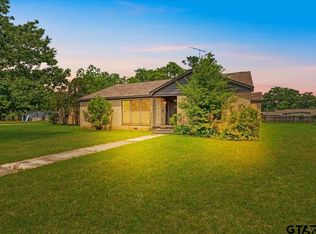 104 W Mackinnon St, Mount Pleasant, TX 75455