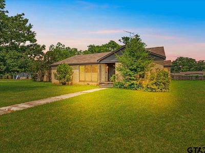 104 W Mackinnon St, Mount Pleasant, TX, 75455