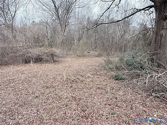 3rd image of 15221 Wright Rd