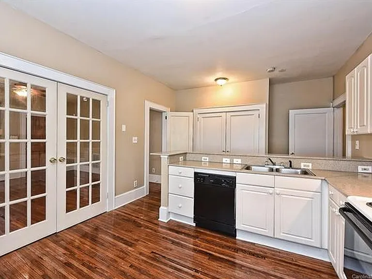 322 Walnut Ave #B — Photo 11