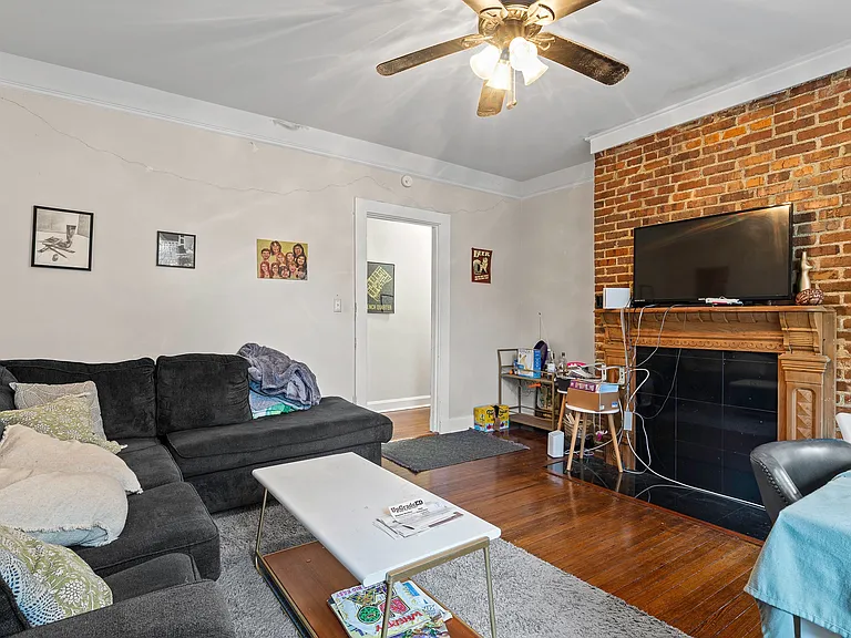 2438 Palmer Ave — Photo 2