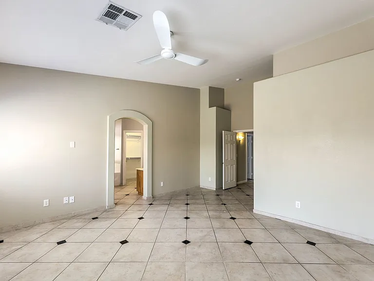 1158 Mirage Lake St — Photo 8