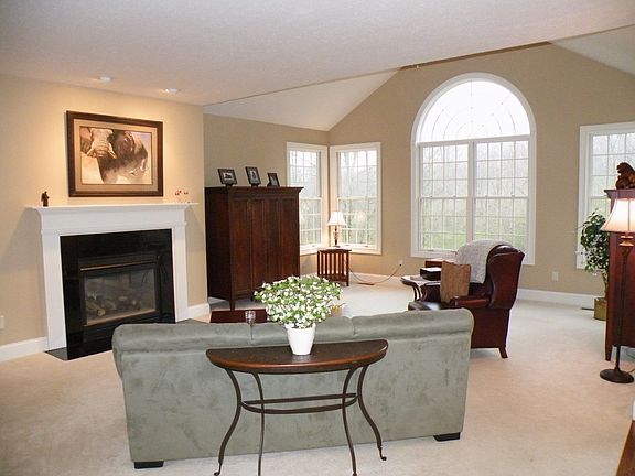 3rd image of 4320 Wyandotte Woods Blvd