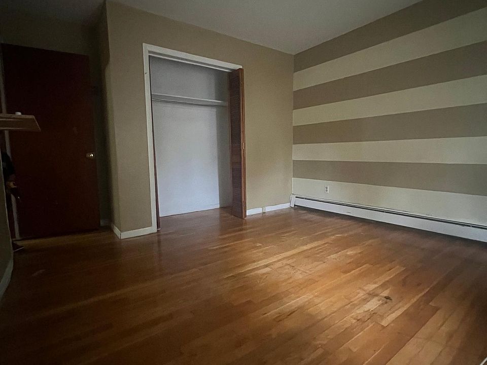 1st image of 38 Hillside Ave Floor 2