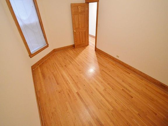 5th image of 2748 N Lincoln Ave #2A
