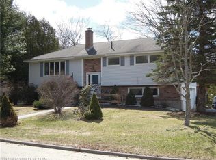 27 Dionne Cir, Brunswick, ME 04011