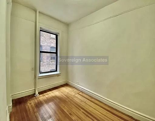 5th image of 652 W 163rd St #211