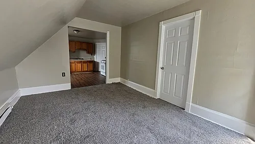 3935a N. 13th St. - *$500 Rent Credit If Moved In By 10/1* Cozy 1 Bedroom Upper Apartment With Ap... — Photo 4