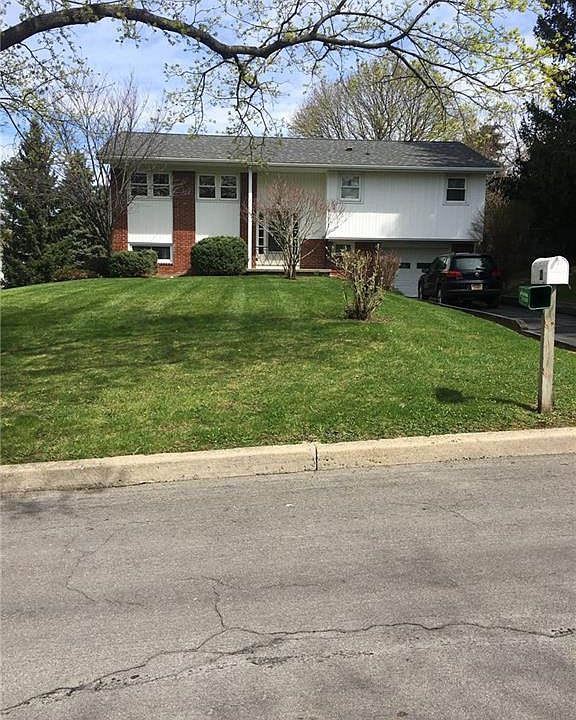 1st image of 21 Westview Cres