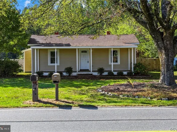 9397 E Patrick Henry Rd, Ashland, VA 23005