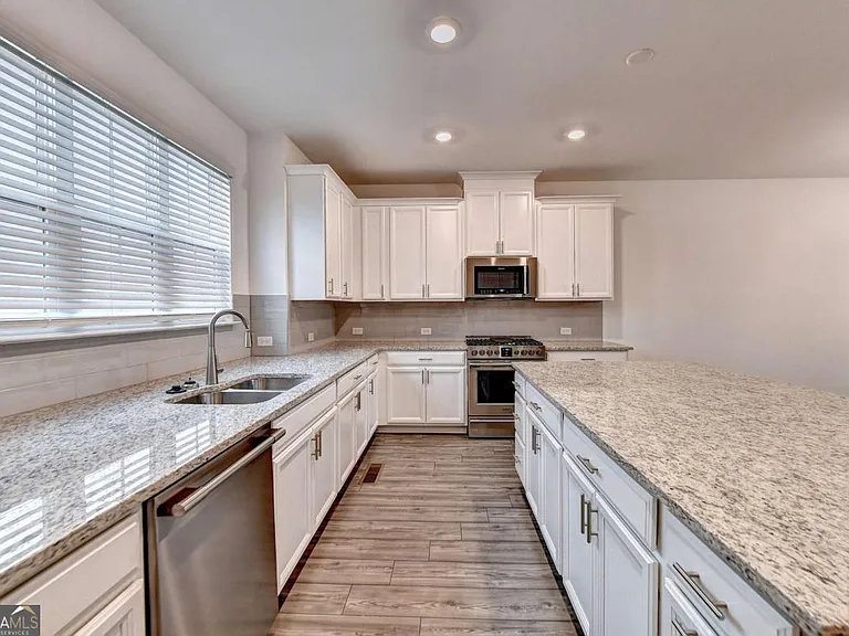 477 Danville Ave — Photo 22
