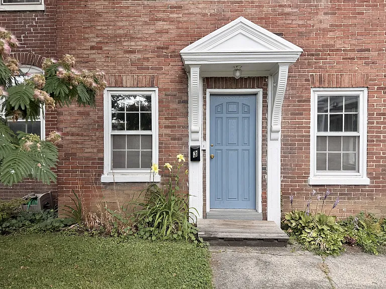 39 W King St #3 — Photo 3