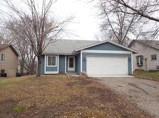 7114 17th St N, Oakdale, MN 55128