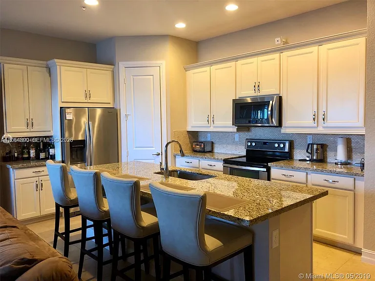 1409 SW 113th Ave — Photo 2