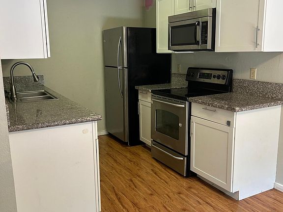 2nd image of 603 Bracewood Cir #B