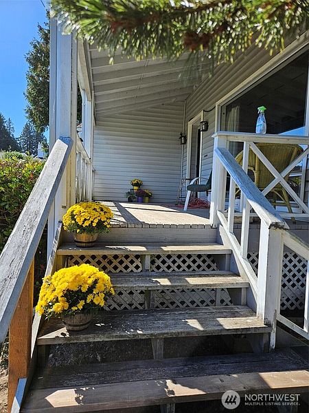3rd image of 11711 Exeter Avenue NE