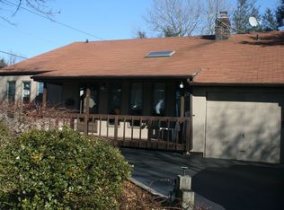 1123 Laux Pl, Bellmore, NY 11710