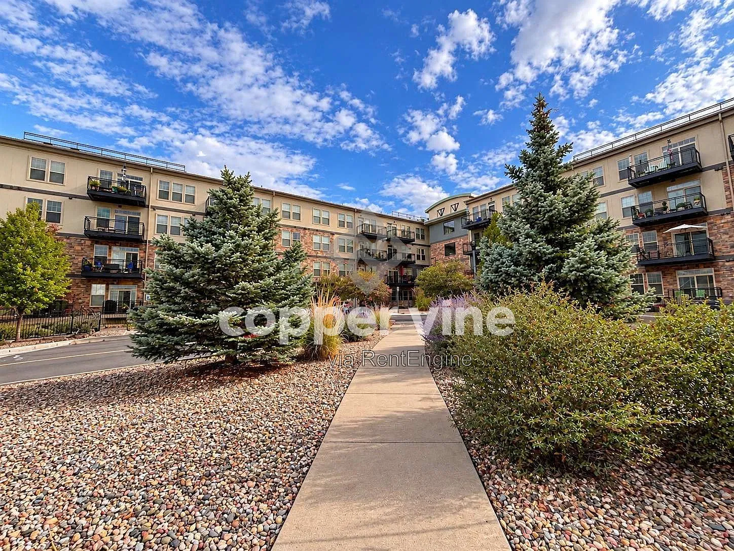 1 bed, 2.0 bath, 929 sqft, $1,980 — Photo 2