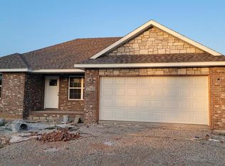 1708 S Landrum St, Mount Vernon, MO 65712