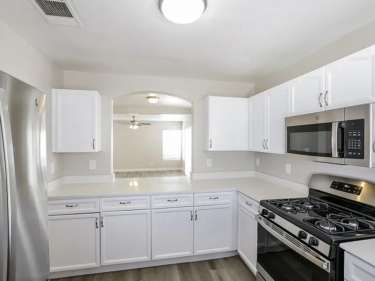 3201 Cheltenham St — Photo 9