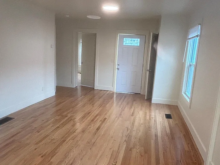 44 Geer St #1 — Photo 4