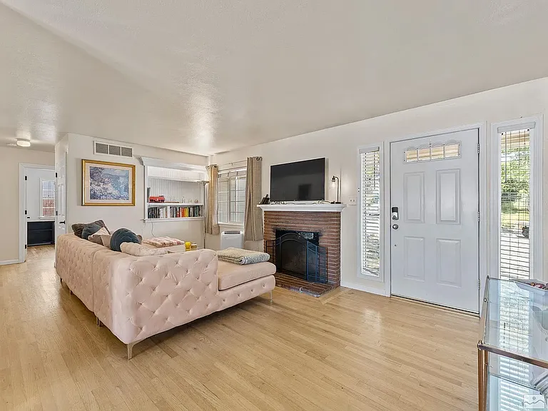 1040 Munley Dr — Photo 25