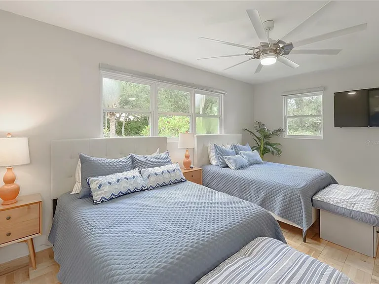 4111 Dr Martin Luther King Jr St N — Photo 26