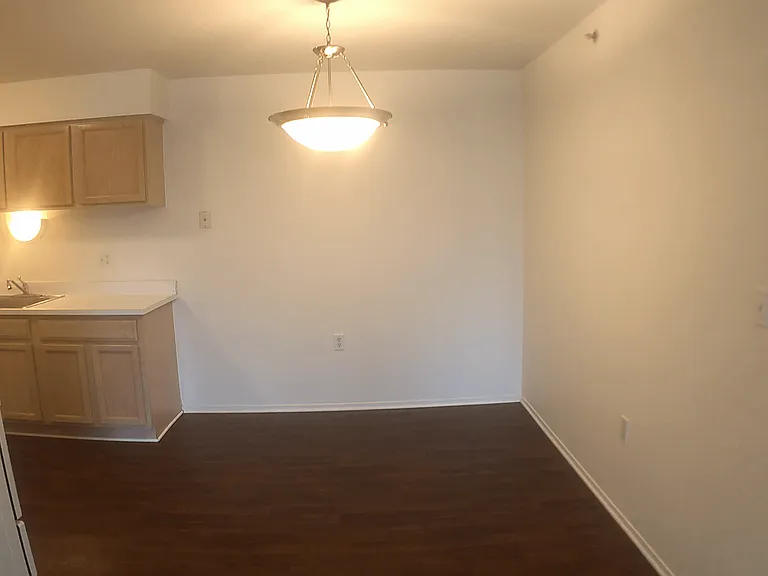 Prentiss Pointe Apartments — Photo 147