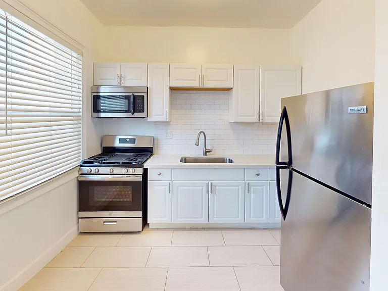 The Bard Apartments...Chic Apartment Available...Newly Renovated...Great Views! CALL NOW! — Photo 7