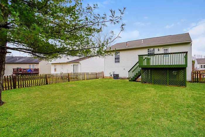 1486 Tall Meadows Dr — Photo 12