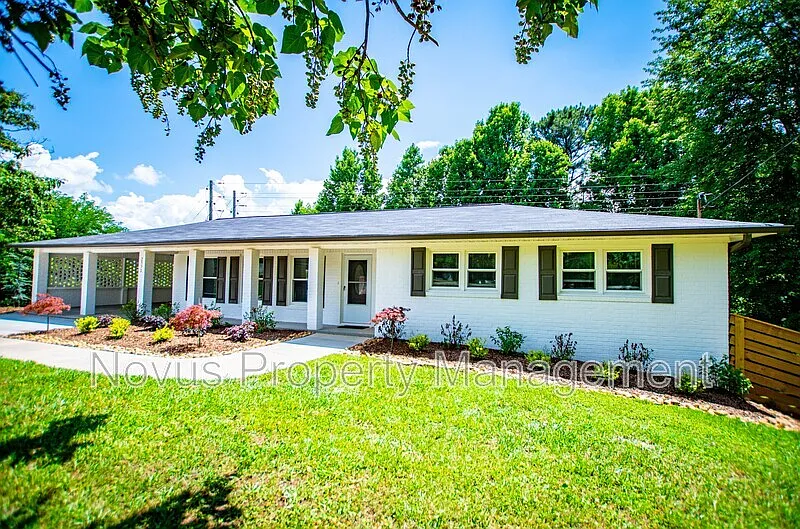 3 bed, 2.0 bath, 1658 sqft, $2,300 — Photo 1