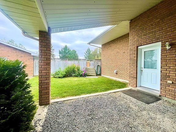 5th image of 494 Salter St