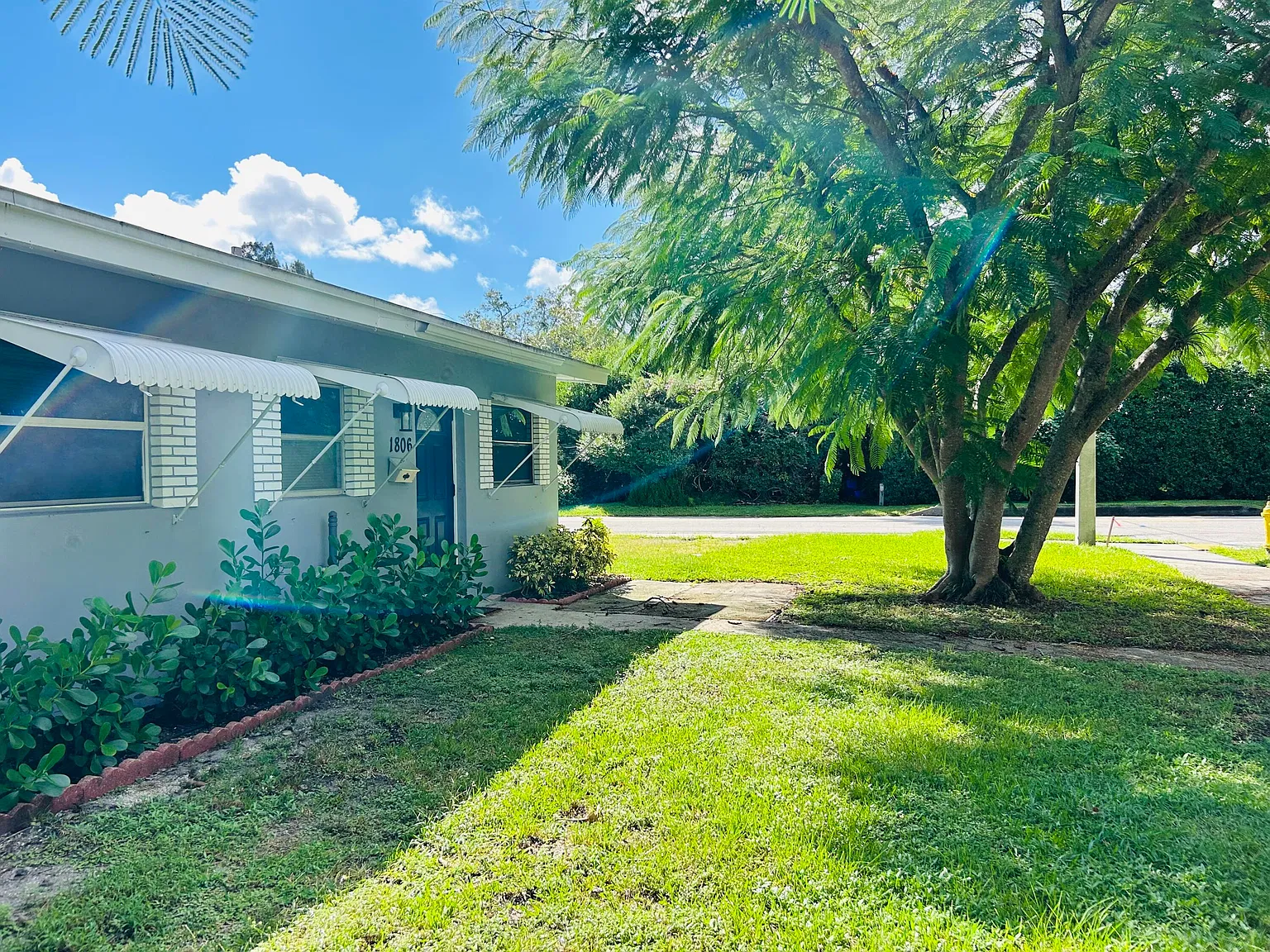 2 bed, 1.0 bath, 784 sqft, $1,650 — Photo 1