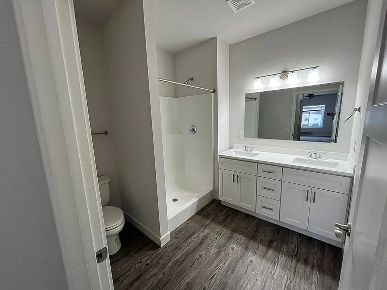 Cottage Grove Commons: Gaston — Photo 34
