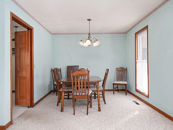 3rd image of 715 S Watson Ave
