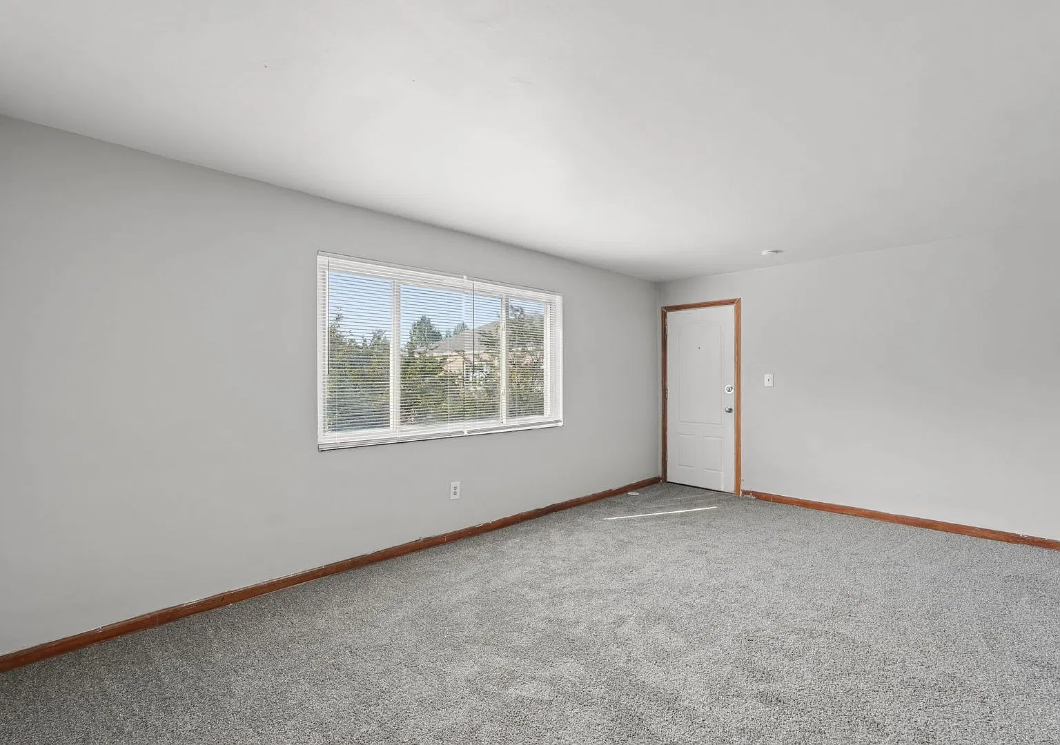 E Broad Street - 3442 C — Photo 4