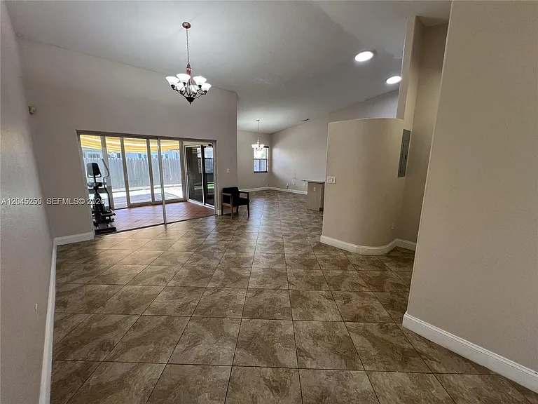 8842 NW 142nd Ln — Photo 4
