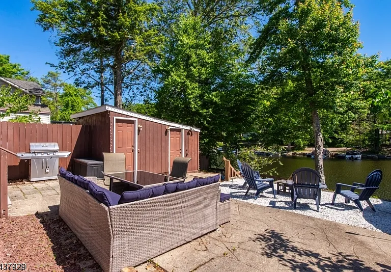 5 Sewell Rd W — Photo 18