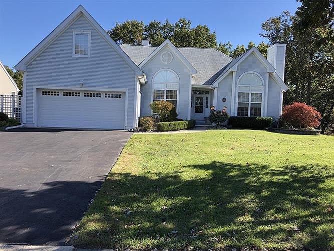 1st image of 29 Crown Cir