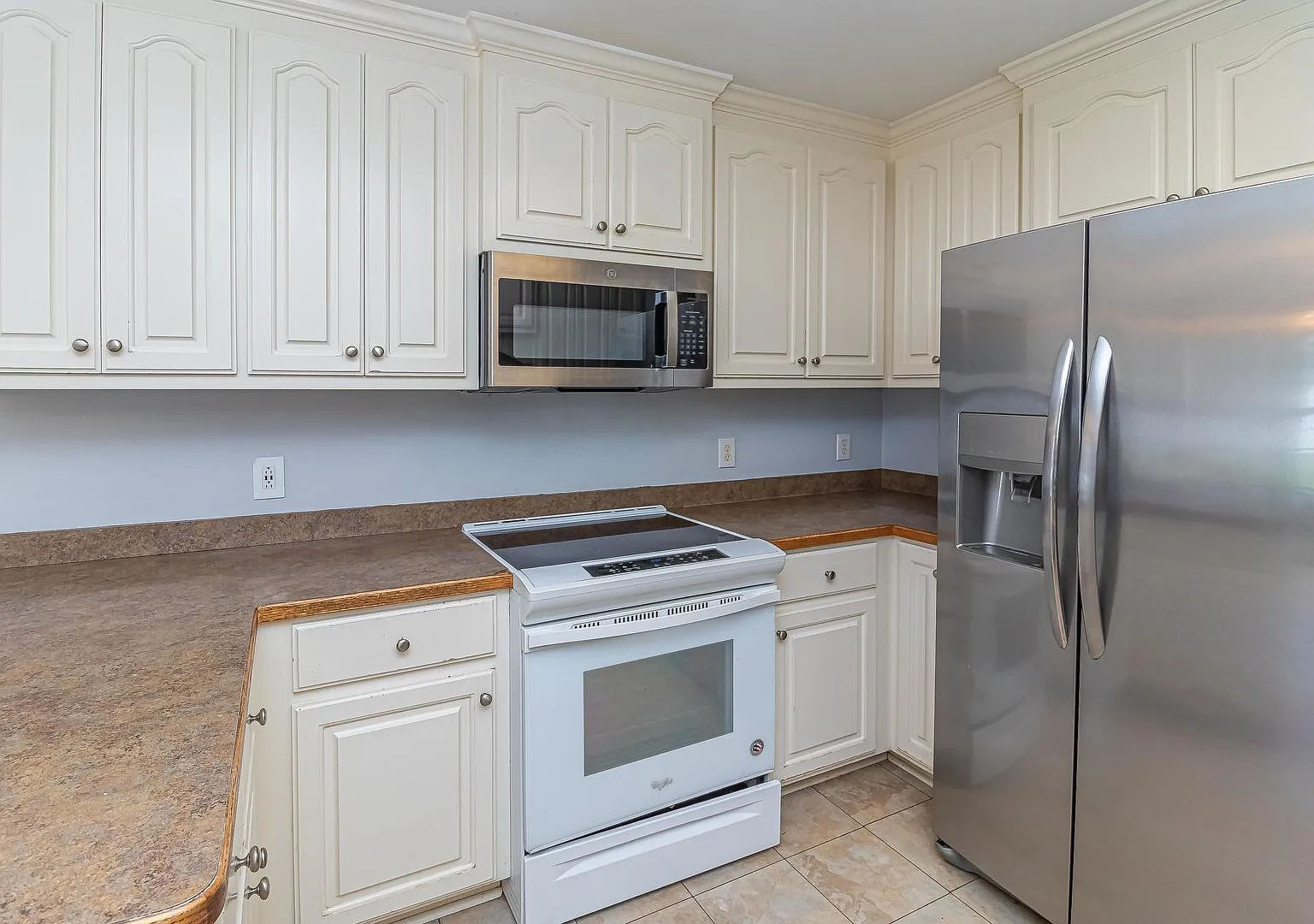 109 Beatrice — Photo 4