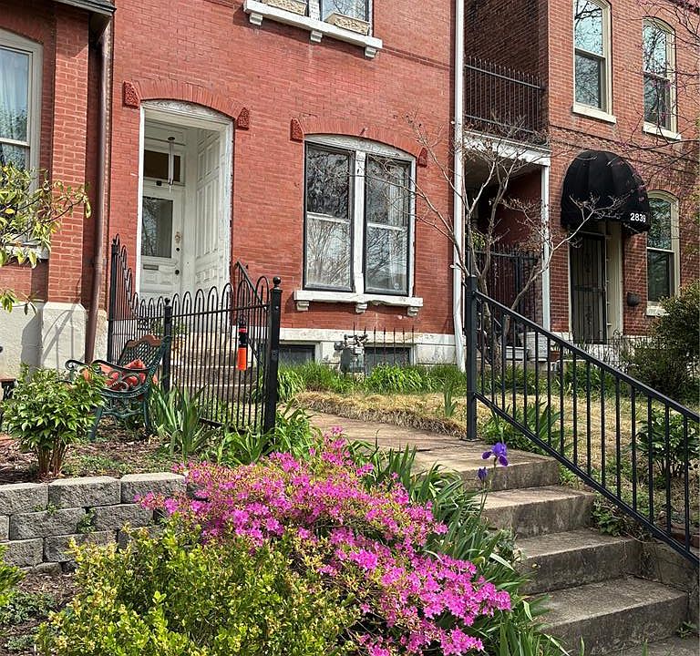 1st image of 2841 Russell Blvd