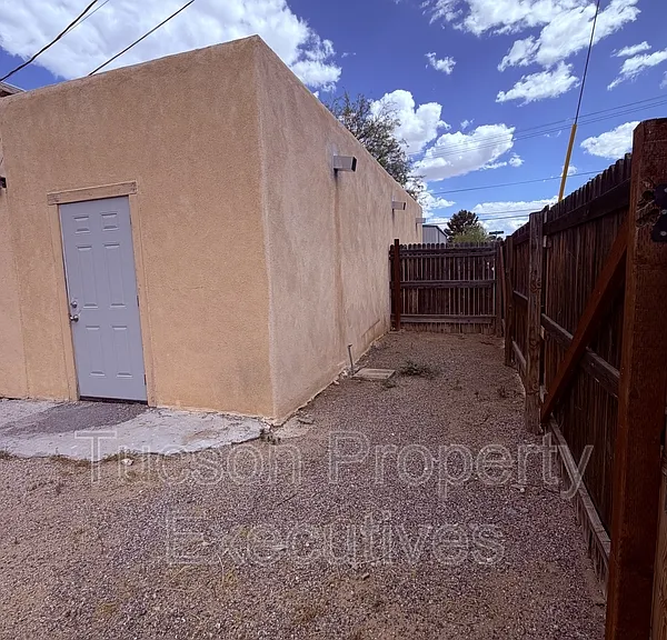 3350 N Chapel Ave — Photo 7