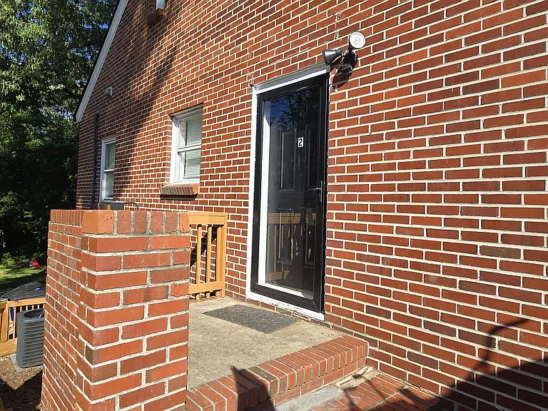 2912 Woodleigh St #2 — Photo 2