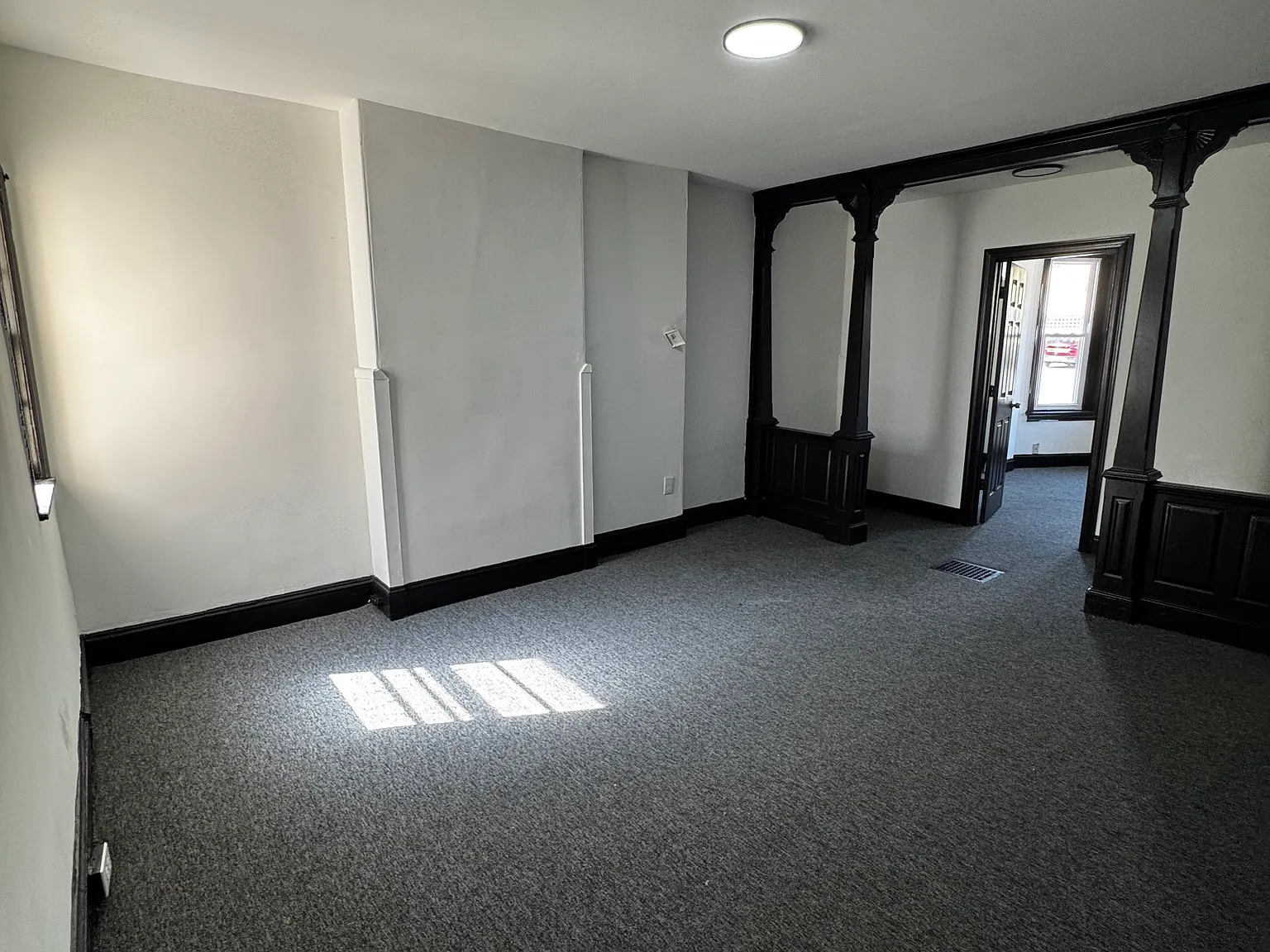 4 bed, 1306 sqft, $2,200 — Photo 4