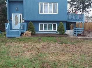 86 River St, Warwick, RI 02888