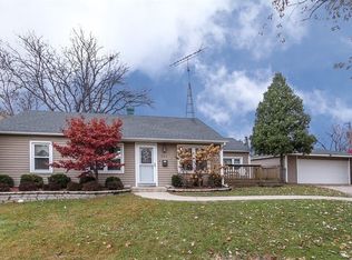 902 S Park Blvd, Streamwood, IL