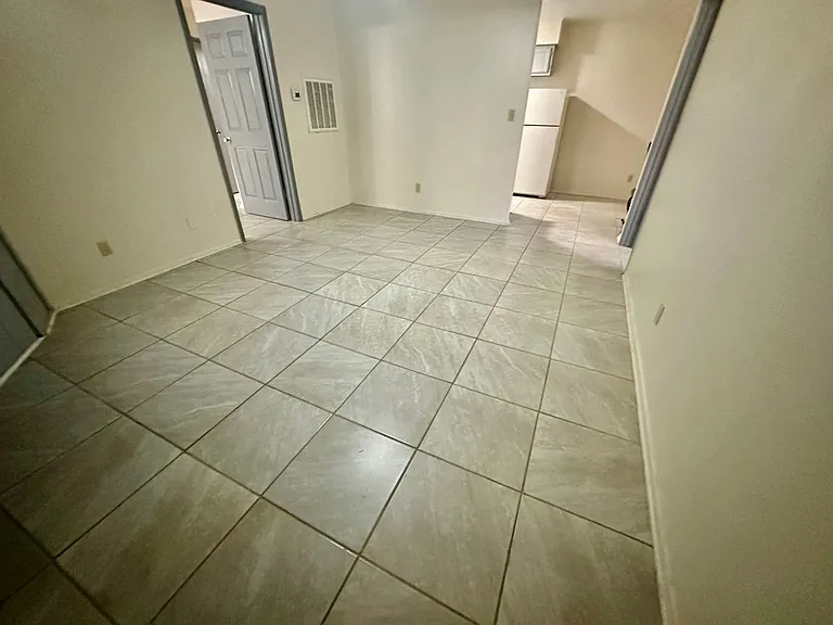 220 Marigny Cir — Photo 2
