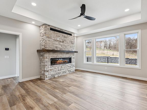 3rd image of 3613 Crestwood Rdg NE