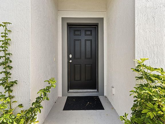 2nd image of 1441 SW San Esteban Avenue
