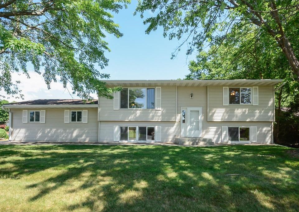 1st image of 4684 Kingsbury Dr